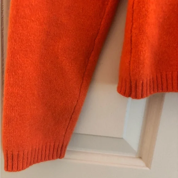 NWOT Willi Smith Cashmere Blend Orange V-neck Faux Wrap Fitted Sweater sz L. - Picture 3 of 5